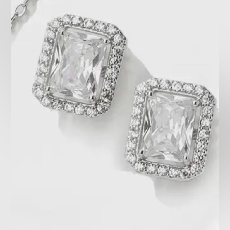 Crystals Studs